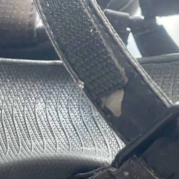 Skechers Goga Max Active Sandals size 5 Black. - Picture 3 of 5